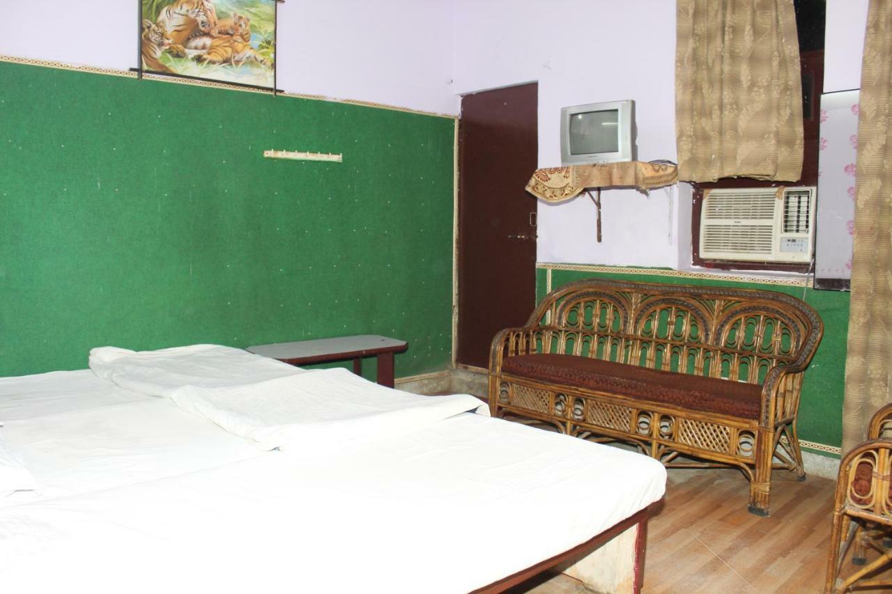 Hotel Raj Agra  Zewnętrze zdjęcie